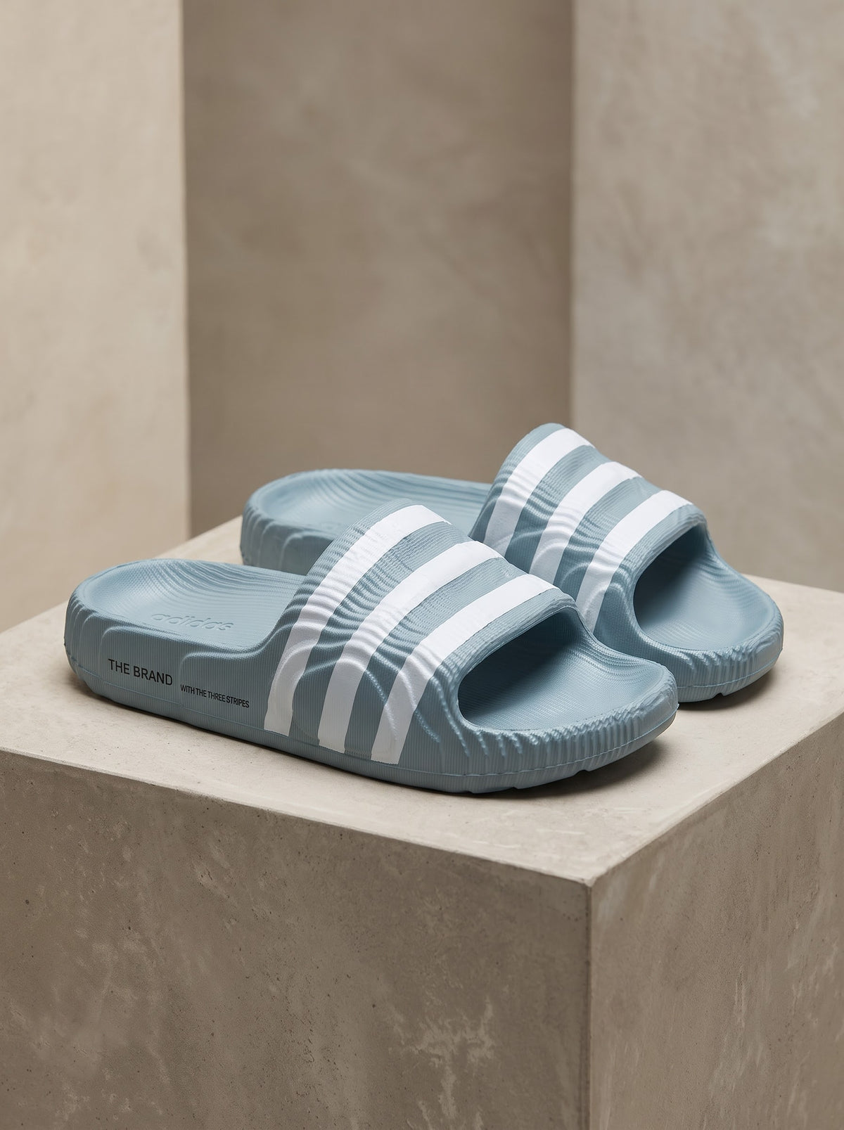 Adilette Stripe color azul