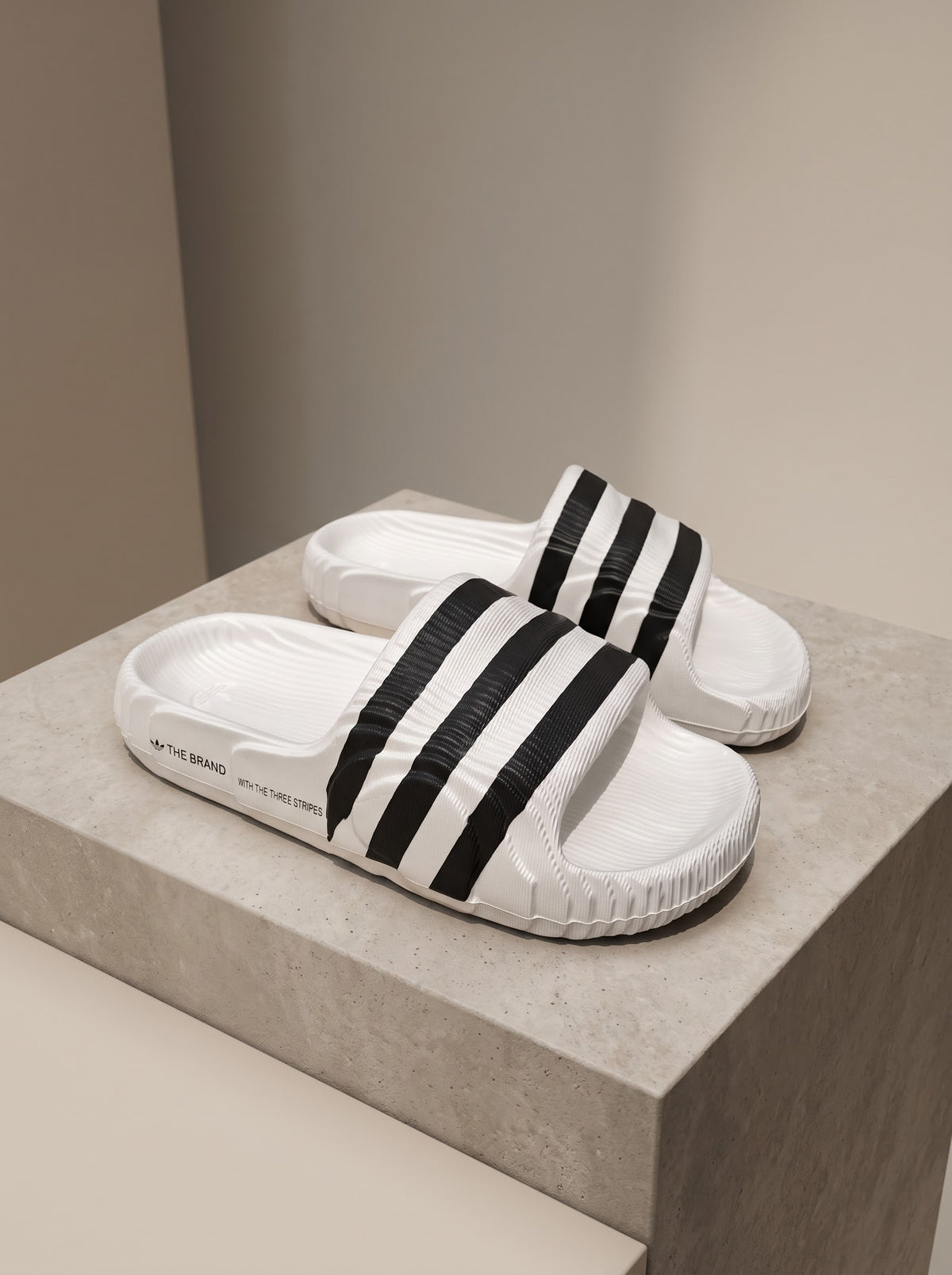 Adilette Stripe color blanco